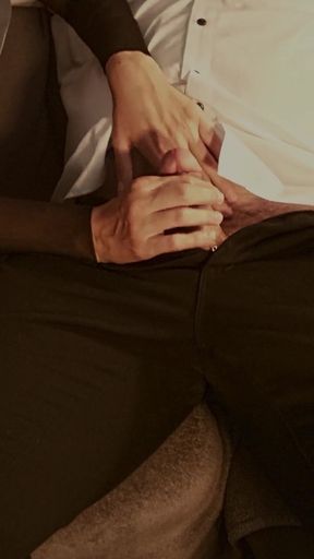 Er Konnte Nicht Mehr Widerstehen, Sanfter Und Romantischer Handjob