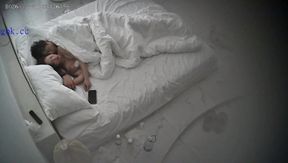 流出酒店偷拍模特身材性感白絲美女被男友各種姿勢操3