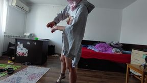 Sexy with lots of hair, big ass, dancing in the house naked