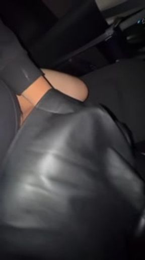 MIXED THICK ASS EBONY SUB RIDES DICK IN PUBLIC CAR