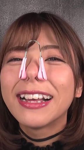 Azusa Misaki Offers You Her Nose, Her Mucus, Wears Hooks, and Removes Hair Live (鼻)