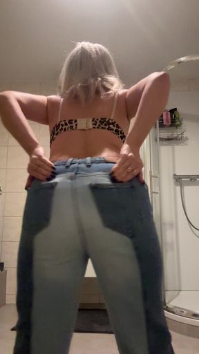 I Put on Blue Jeans and They Got Wet From My Squirt and It Looks so Beautiful! Look at My Horny Jeans