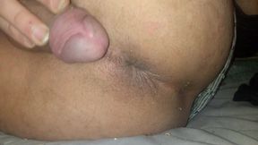 Crossdresser play with her hole