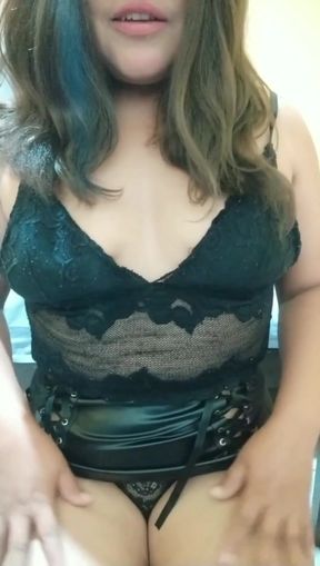 Hot Slut Stepmom Ends up in Extreme Squirt