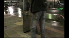casal novinhos realiza fantasia transando na rua com desconhecidos ate os gari aproveitou.