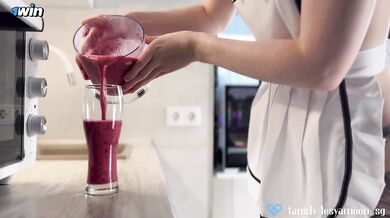 The maid overexcited the owner with her deep throat