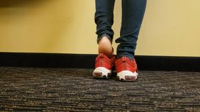 Miah Mullato Nike Air Max shoeplay