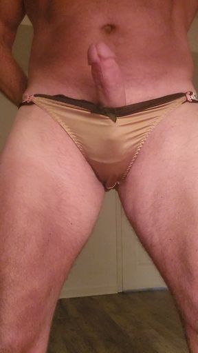 Cumming in my sexy panties