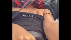 Mel Khalifa faz putaria expl&iacute_cita na estrada