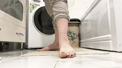 Anatalya Monte Walks Barefoot Big Feet Soles Cock Destroyed