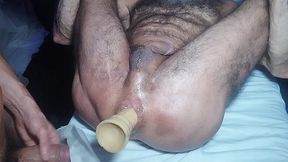 o boy dotadao nao aguentou e teve que socar ate um consolo e sua rolona no cusao guloso do massagista
