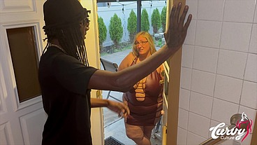 Lexy Morgan goes to get Rent help from MrBlvckrose