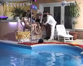 German retro sluts get pounded by loaded penii near the pool