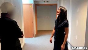 A pretty French girl cheats on her husband to secretly fuck his construction site colleagues!!!