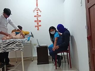 Foursome with patients - having sex in the doctor's office - homemade porn, roleplay