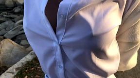 『素人個人撮影』巨乳熟女にピタッと白シャツで/ノーブラ散歩＆露出オナニー潮吹き//流出/晒し/視姦　japanese/hentai/asian/milf/mom/big tits/日本人/塾女/人妻