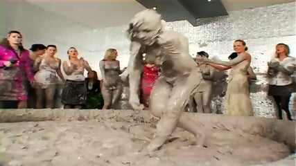 Crazy_Ass_Messy_Cat_Fighting_Vixens_Sara_Cameron_Gold