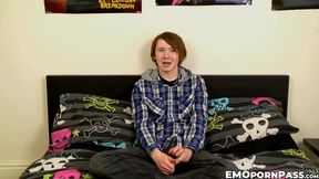 Alluring emo Jack Halliwell jacking his big dick well to jizz out