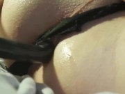 Crossdresser using vibrator in smooth ass