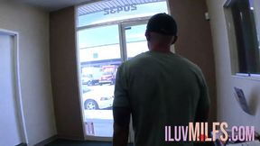Tattooed artist gets a deepthroat blowjob while inked