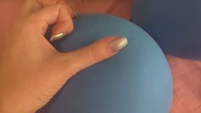 ESTOURANDO COM AS UNHAS GRANDES BALOES AZUL