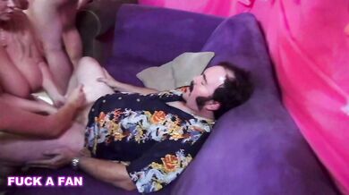 Nikki Sexx Siri Dahl’s Gap Slurps Ralph’s Thick Raw Pole