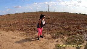 Fat girl pee a lot trough her tights