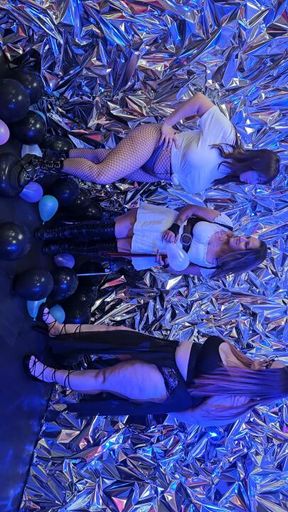 Triple Threat: Three Dommes, Endless Pops / Balloon stomping