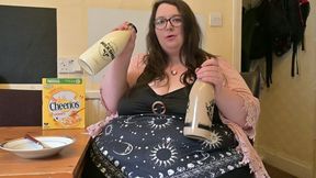 SSBBW UDDER GODDESS SAMPLES MILK