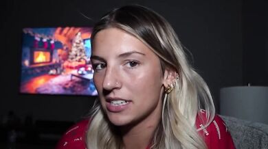 18 year old sneaks into stepbro's room for a deep throat ride