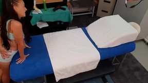 ( creampie )follando con chica de 18 anos en la consulta de masaje