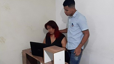 Una follada con mi secretaria por un aumento en el sueldo