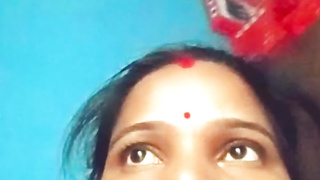 Mera beau ne mujhe dekh ke muthi mara