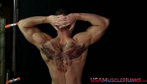 Bodybuilder finds release in solo show after taking snaps