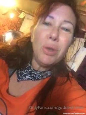 I adore my fans and I want you to enJOY my cuntent with me! Kisses on all your pink parts! Smoking, loving life, rubbing myself under my yoga pants. Have my Broncos football fan flair on! Tip to he...