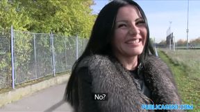 Sweet hot sexy ass shown off in before blowjob