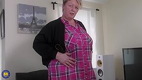 Lesley In British Mature Bbw Showing Off Her Big Tits