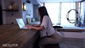 My colleague didn't hesitate for long when she saw the thick cock