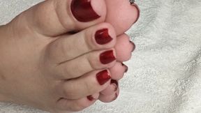 DOLCE AMARAN Massage over oiled feet - FEET GODDESS - FEET FETISH - OILED FEET- FEET MASSAGE - BBW - DIRTY TALK - QUEEN - SOFT FEET - SOLES