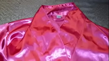 Frederick&rsquo_s Of Hollywood Pink Satin Robe