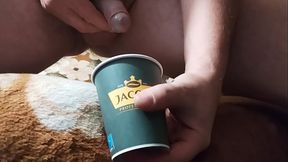 VID 176 Masturbare baut pisat deget in cur (5min)