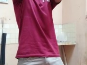 Alan Tokers sé masturba en él trabajó