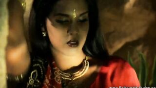 Punjab cougar Bombshell Is Awesome When She Dances