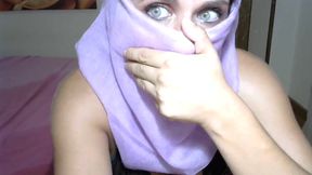 Beautiful muslim babe shows off her goodies on camera