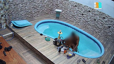 Corno grava Hotwife safada fodendo na piscina com o amante Realizador Baiano assistindo Jogo da Copa do mundo. caiu na net