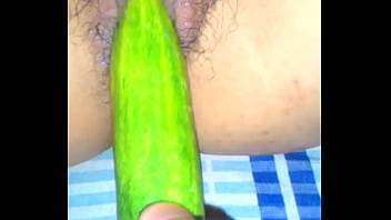 Đút dưa leo vào l&ocirc_̀n em vừa đụ xong