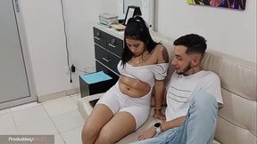 despu&eacute_s del gimnasio encuentro a mi profesor en la casa al verme toda sudada note que estaba cachondo, decid&iacute_ poner su verga en mi boca y darle una deliciosa mamada