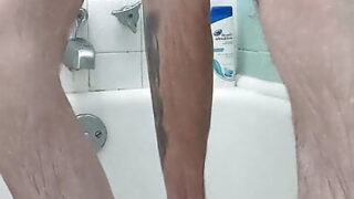 POV brusebad ride på daddys enorme pik bareback ender i eksplosiv sæd