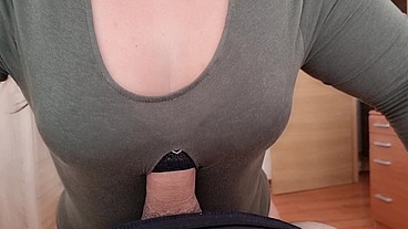 Increíble paja con las tetas!