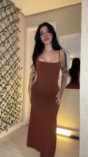 LATINA TATTOOED AMATEUR GF SHOWS OFF HER BOOBS AND TITS